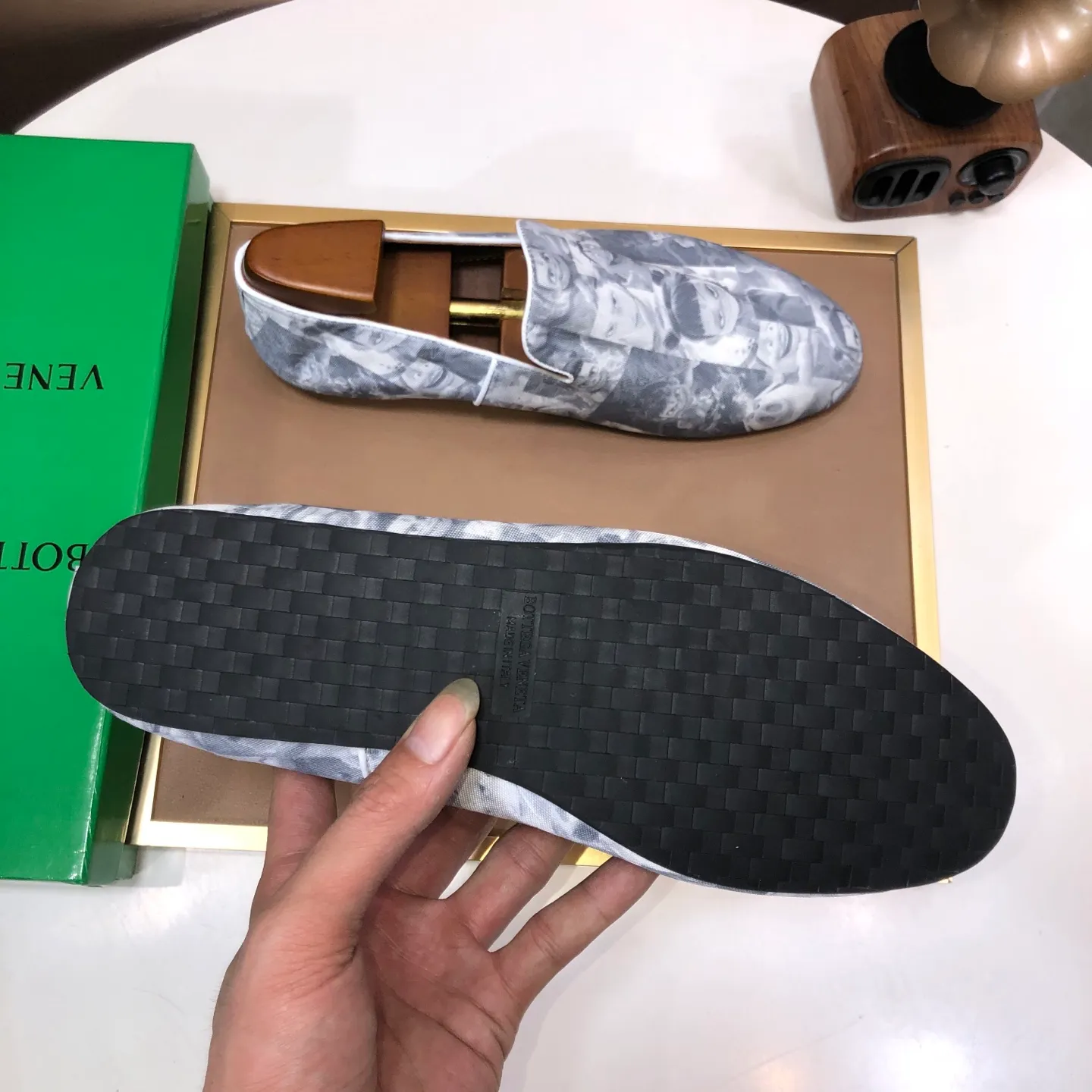 Men's shoes 💰460💰 [Botteg Venetta (BV)] (wallet shoes) exclusive new model official website new model The upper is made of high-quality top calfskin. Delicate feel and flowing luxurious texture. Tailor-made for refined men to create a noble aura. Detailed and regular Mark hand-stitching. Smooth lines. Full sheepskin lining, comfortable to wash sweat. 38-44